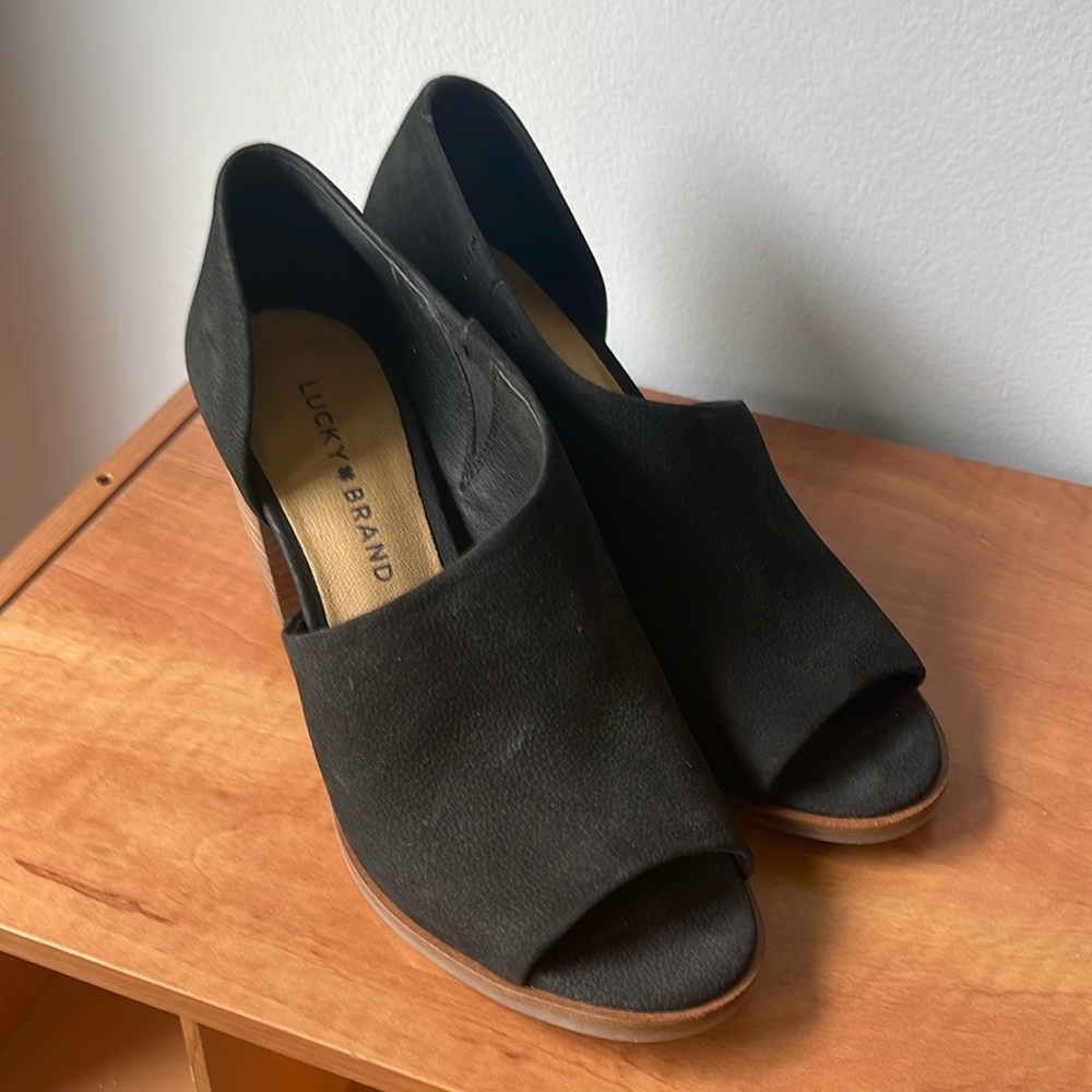 Lucky Brand black leather open toe bootie